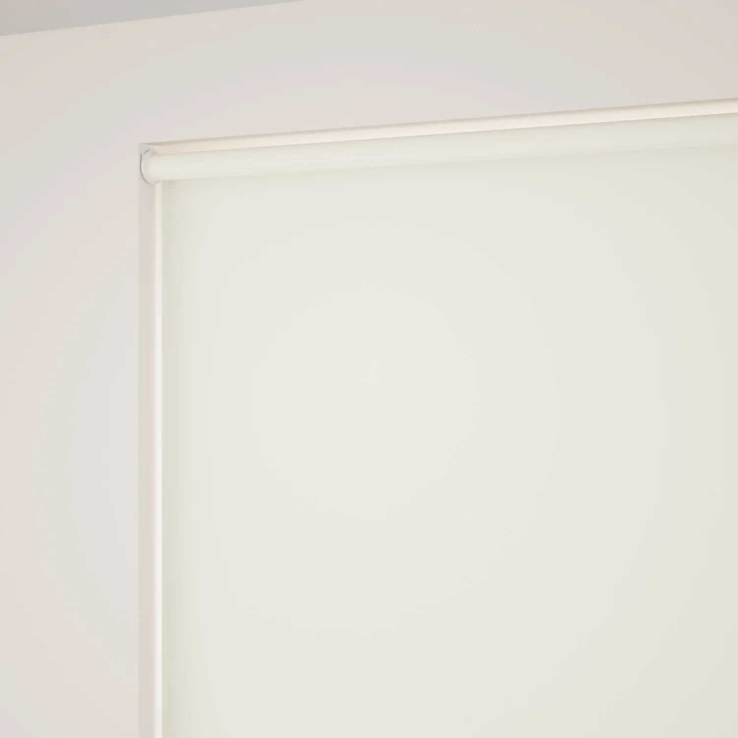 Sevilla Blackout Vanilla Roller Blind - Image 3